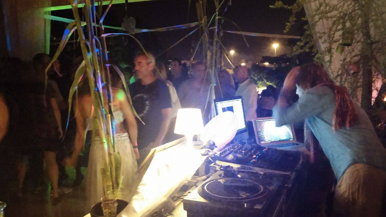 Michael playing an open air night at Kfar Malal, 2017